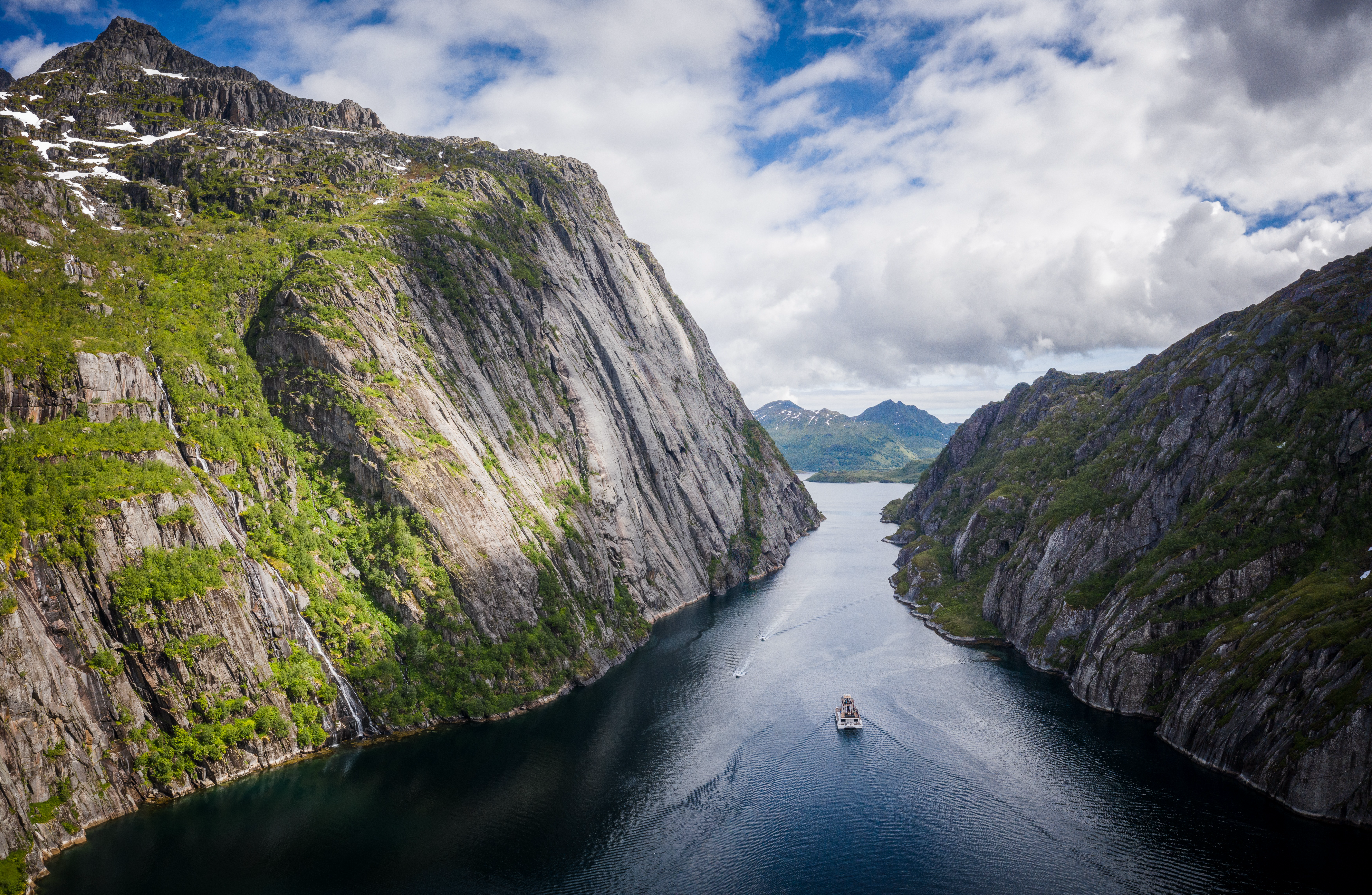 Albert Bjørnerem/ Brim Explorer
